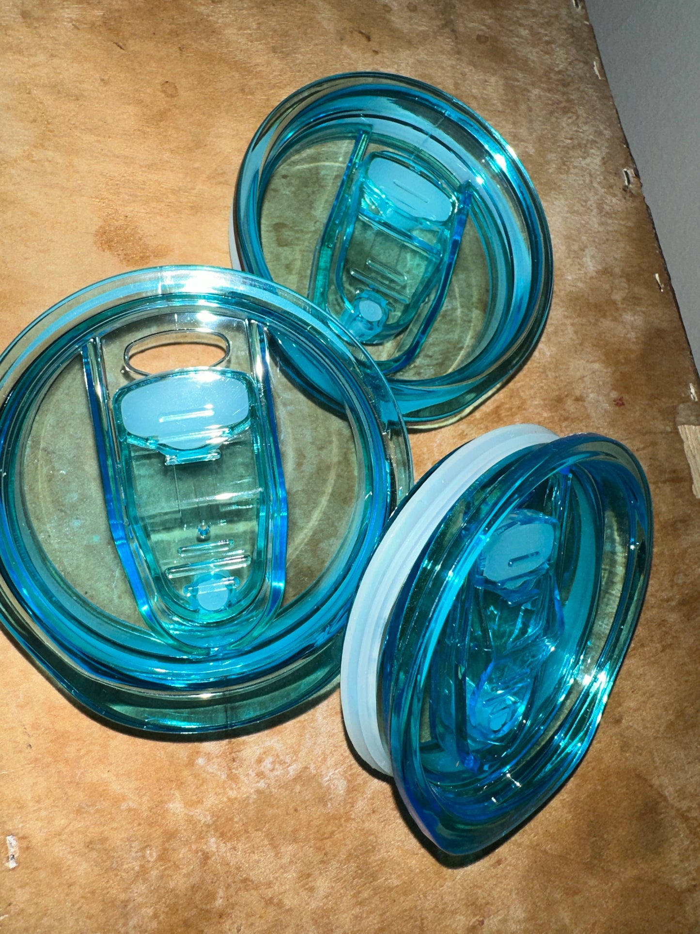 Tumbler teal colored lids 20oz